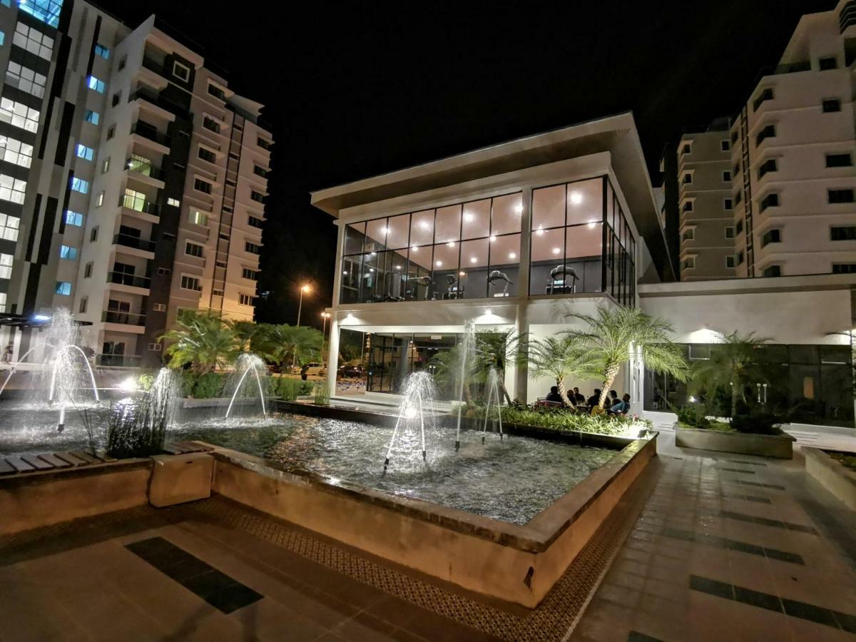 The Quintet, Tower Ethel Apartment Тана Рата Екстериор снимка